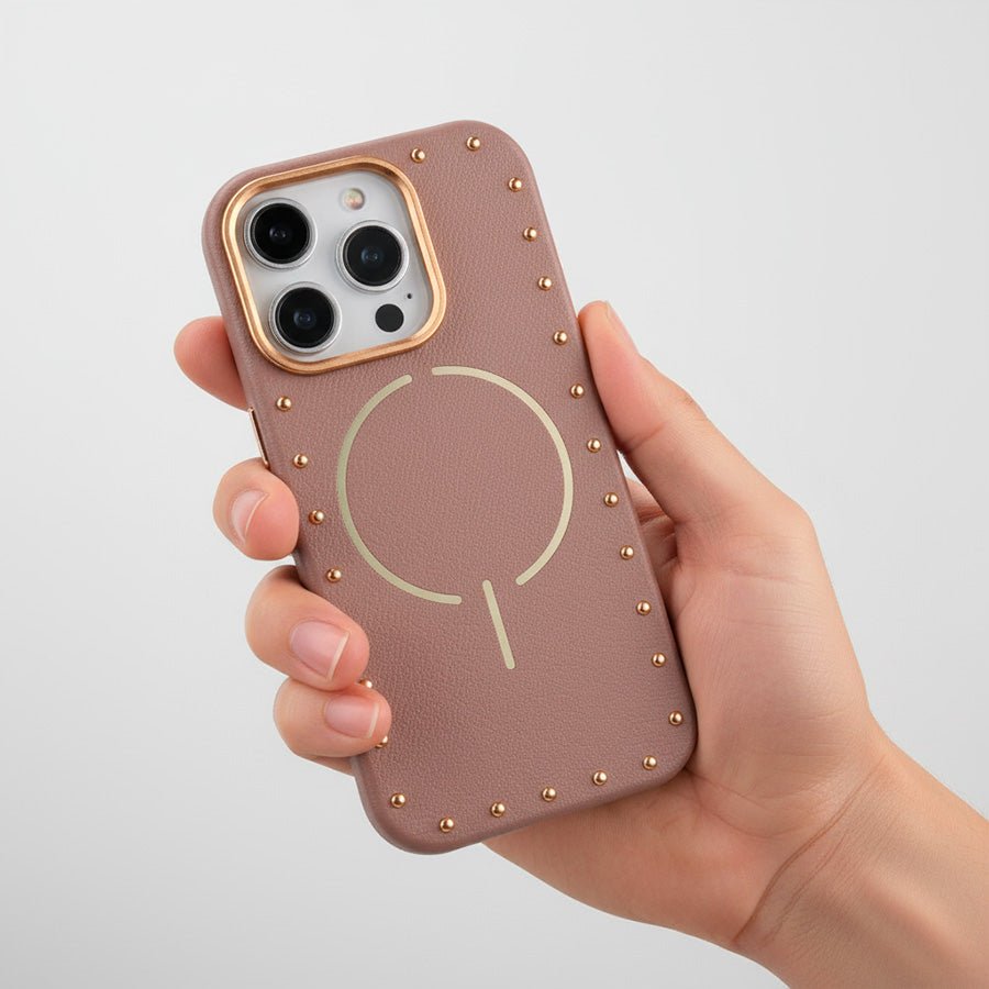 Capa Tachas Compatível com MagSafe para iPhone 14 Pro