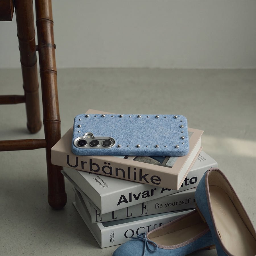 Carcasa Denim MagBattery para Samsung Galaxy S24 — vista en ángulo estilo casual
