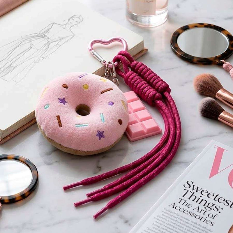 Charm colgante rosquilla - detalle del diseño kawaii