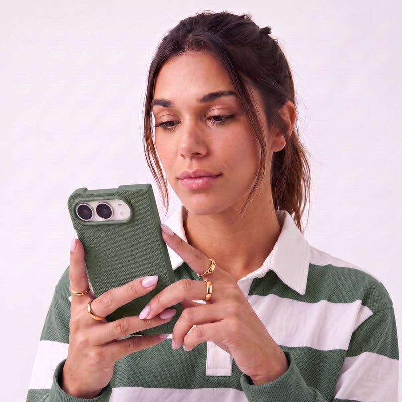 Funda Trenzada Magbattery para iPhone Duo en color Verde, vista 3 de 5