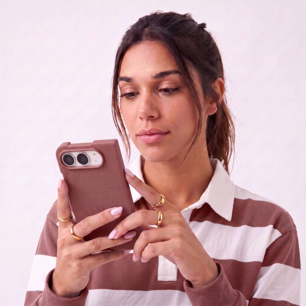 Funda Trenzada Magbattery para iPhone Duo en color Marron, vista 2 de 5
